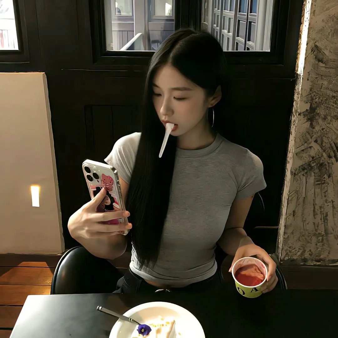 八部半封面